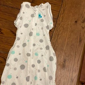 Medium love to dream sleep sack with arms that zip on/off. GUC.16-19 pounds